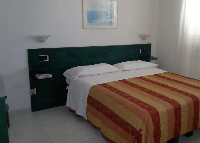Eden Hotel 3*