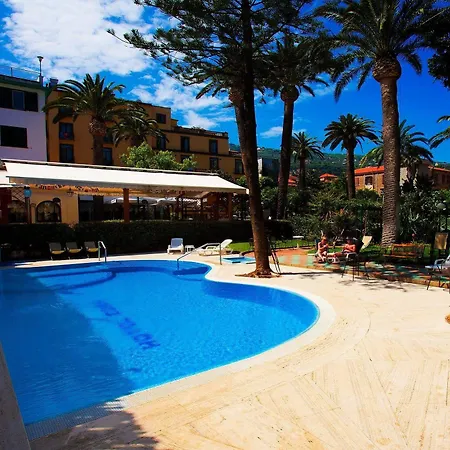 Eden Hotel 3*