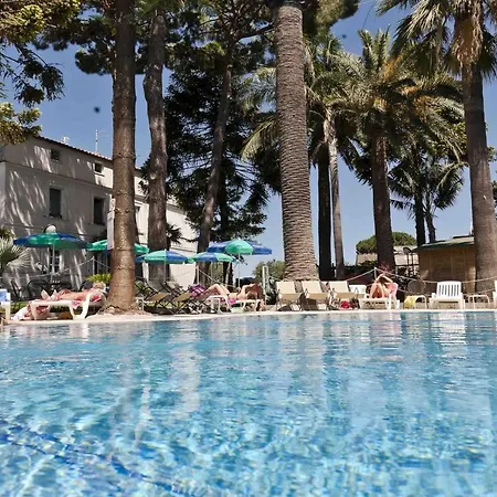 Eden Hotel 3*