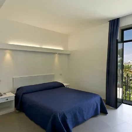 Eden Hotel 3*